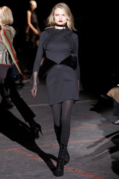 Look 26